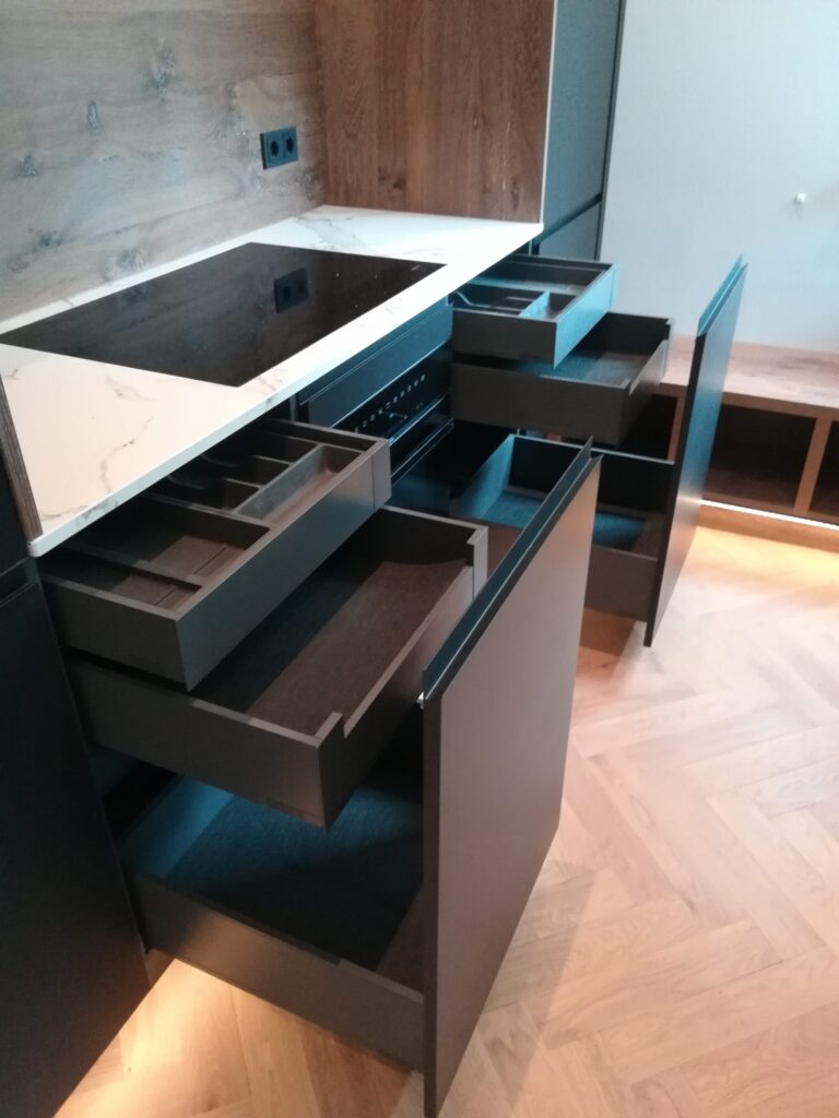 project 30.12 gespoten keuken