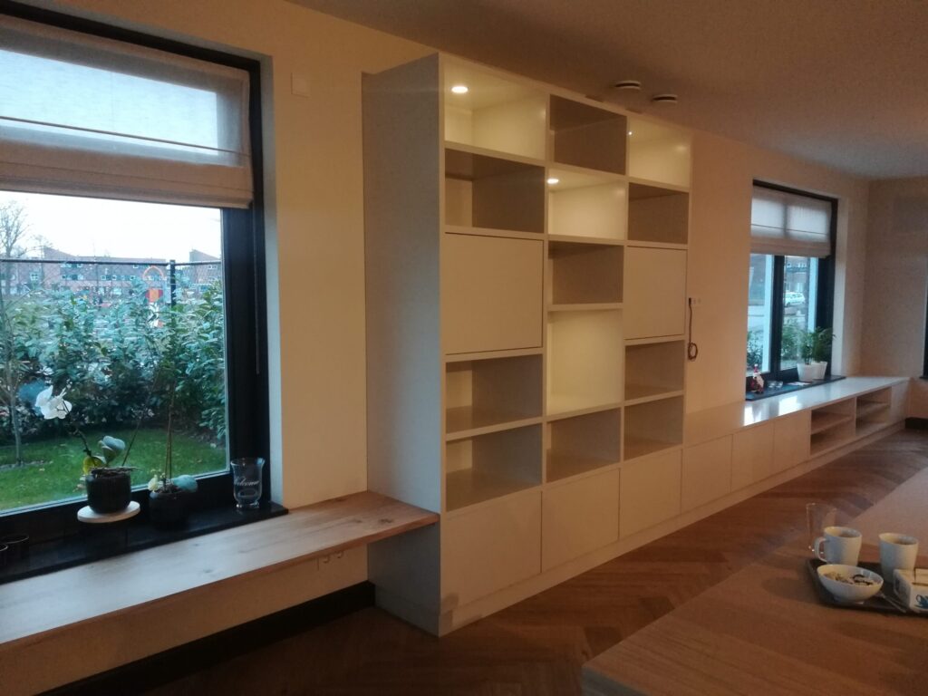 project 34.2 Gespoten kastenwand