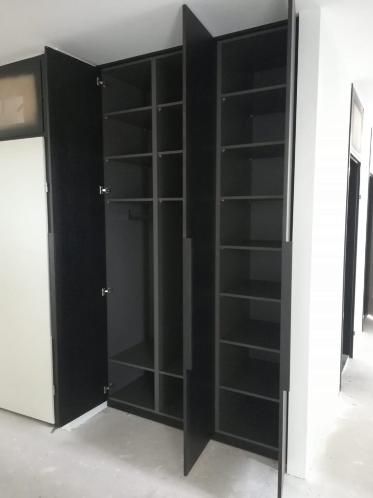 project 37.2_Eiken gefineerde linnenkast