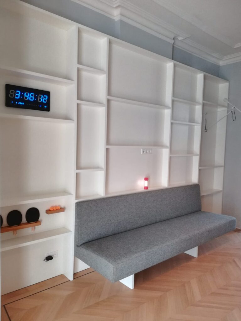 project 42.3_Kastenwand